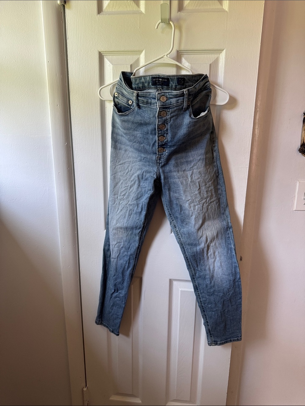 Lucky Brand Light Blue Button-Fly Ankle Jeans